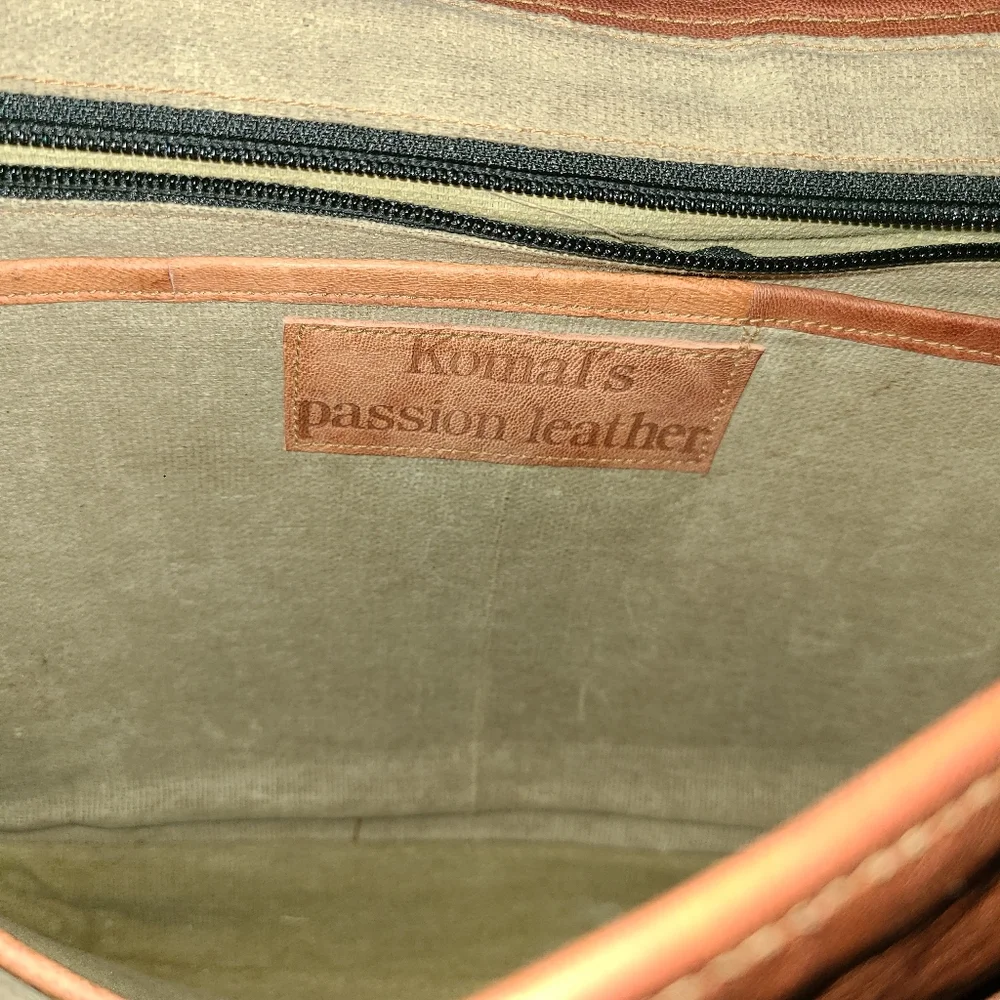 Komals passion leather purse. - Picture 5 of 7